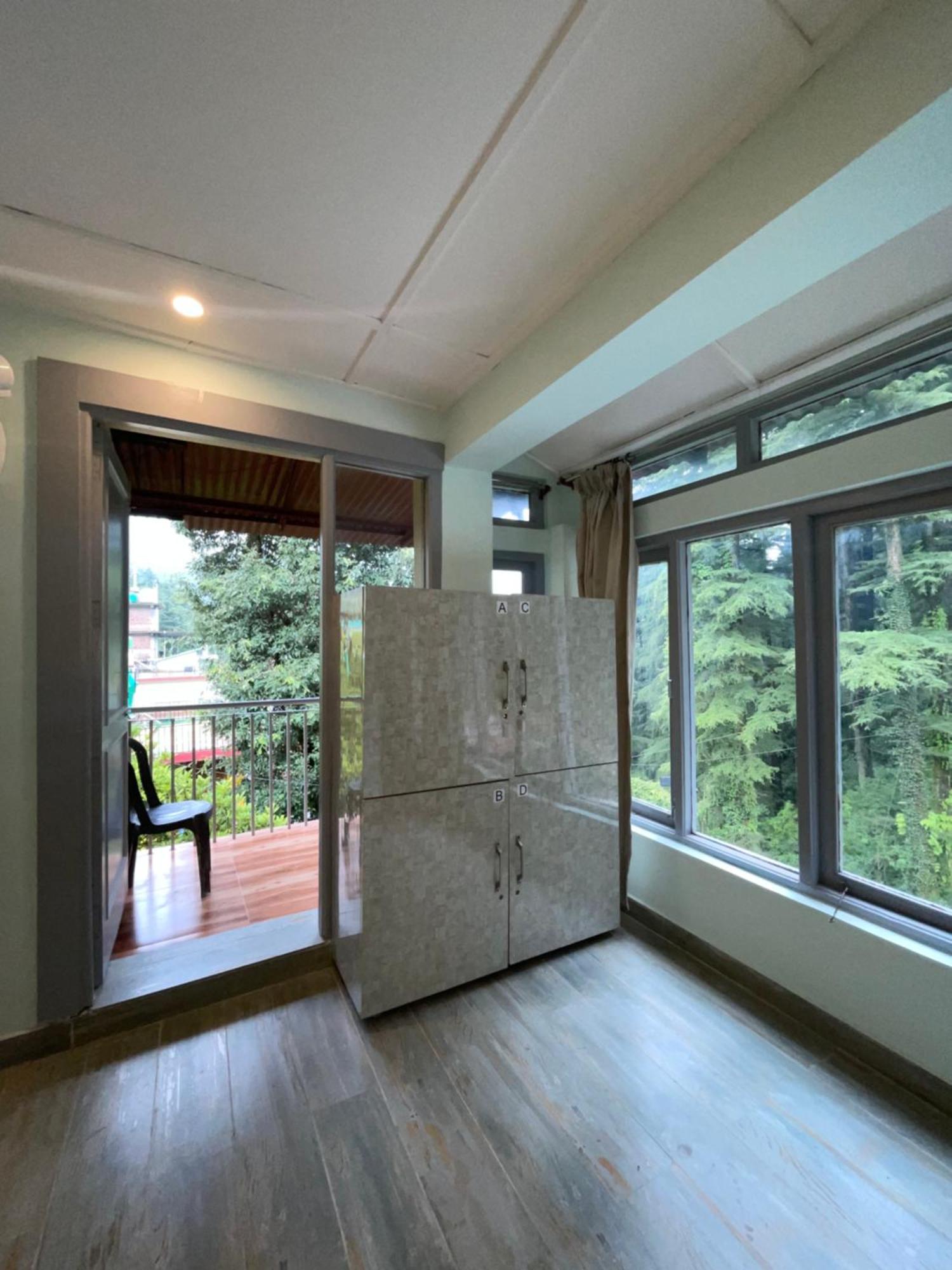 Eevolve Dharamkot - An Eco Hostel McLeod Ganj Exterior photo