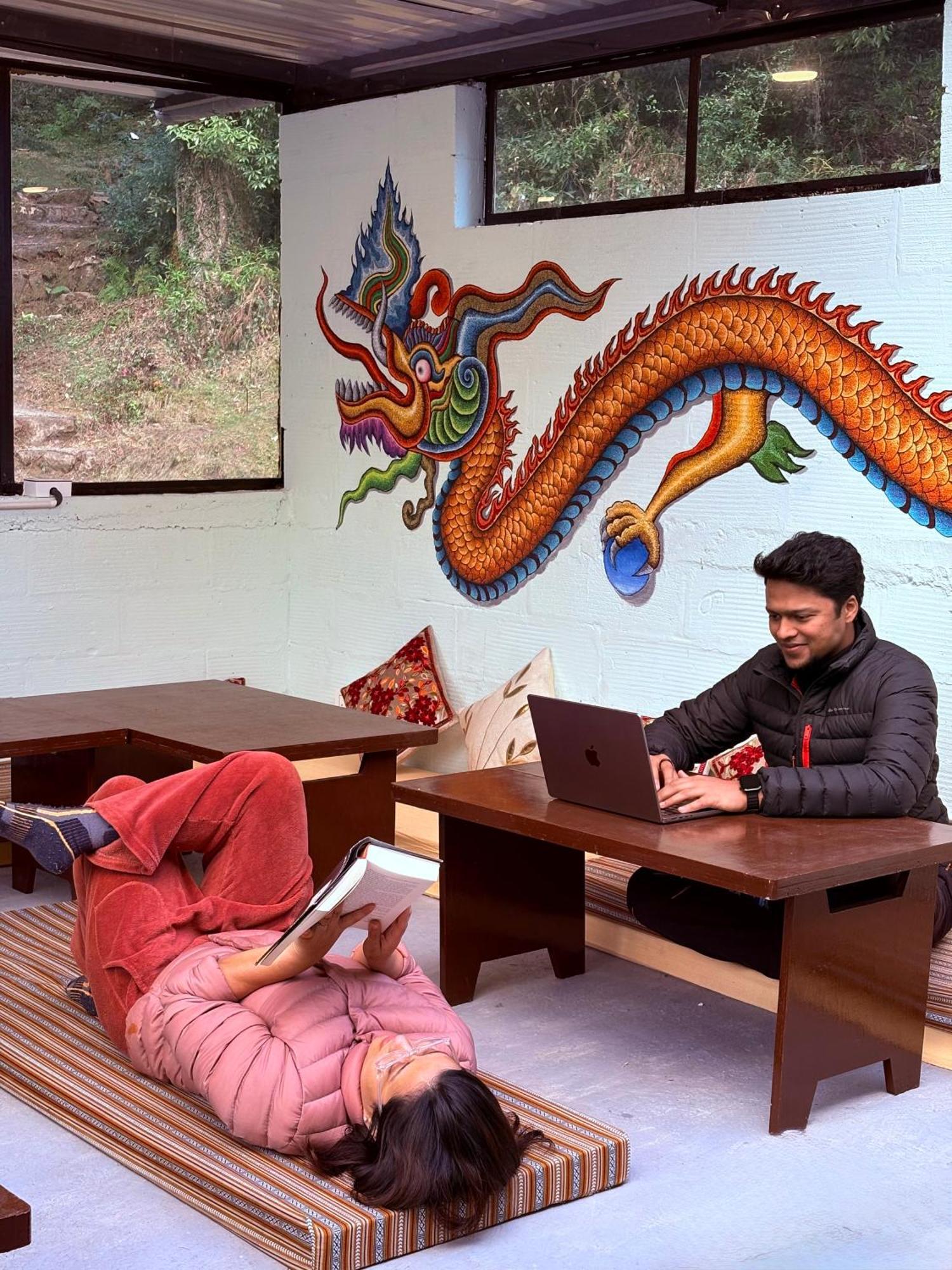 Eevolve Dharamkot - An Eco Hostel McLeod Ganj Exterior photo
